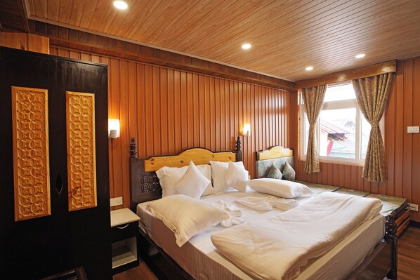 Deluxe Double Room, Hill View