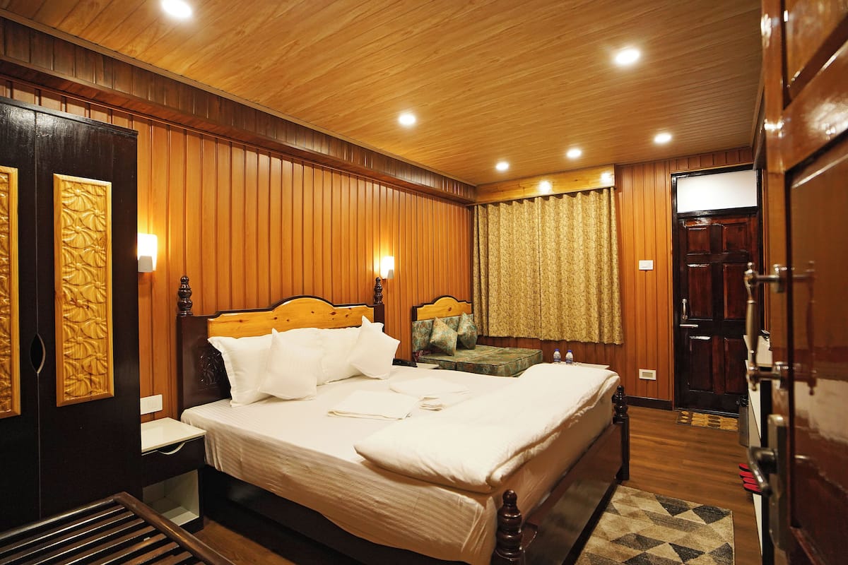 Deluxe Double Room | Free WiFi