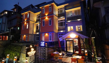 Fachada de la propiedad