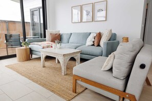 TV, offices - Blue Horizon Villa - Sunlit Terraces & Ocean Views (Torquay)