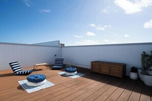 Terrace/patio - Blue Horizon Villa - Sunlit Terraces & Ocean Views (Torquay)