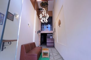 Kawasan tempat duduk lobi