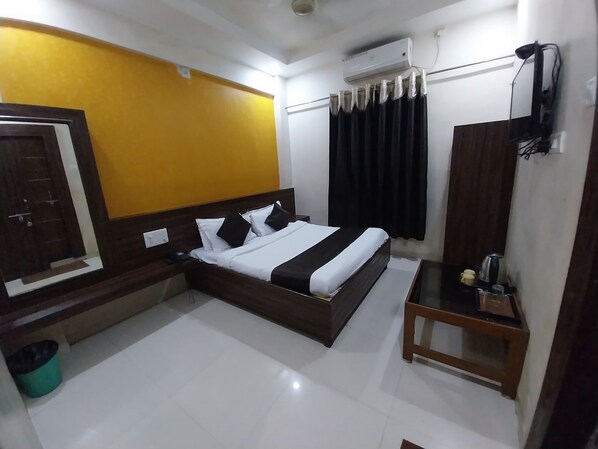 Deluxe Double Room, City View
