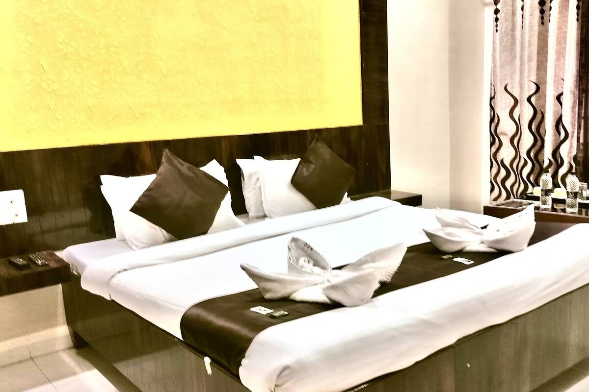 Deluxe Double Room, City View | 1 bedroom, Egyptian cotton sheets, premium bedding, free WiFi