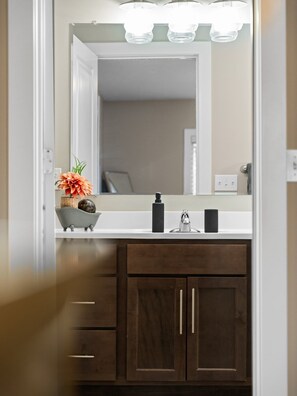 Interior - TC Parkside G: Spacious 2BR Condo (Traverse City)