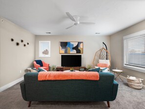 TV - TC Parkside G: Spacious 2BR Condo (Traverse City)