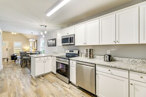 Fridge, microwave, stovetop, dishwasher