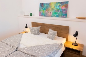 4 slaapkamers, een strijkplank/strijkijzer, wifi, beddengoed