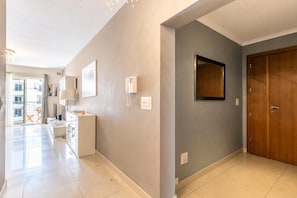 Perhehuoneisto, 2 makuuhuonetta, 2 kylpyhuonetta (Modern and comfortable apart Savoy) | Sisätilat