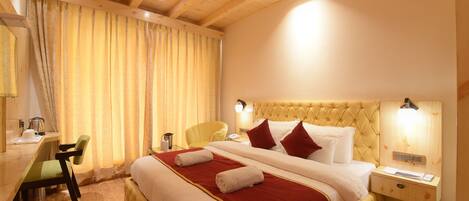 8 quartos, ferros/tábuas de passar roupa, Wi-Fi, roupa de cama