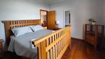 2 chambres, bureau, Wi-Fi, draps fournis