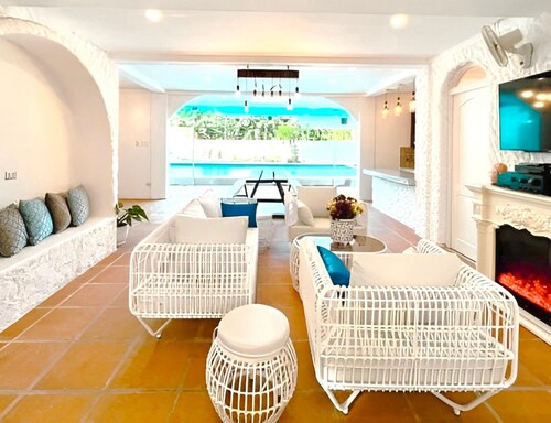 Inspired by Greece, perfected for you. At The Mykonos Hot Spring Resort.