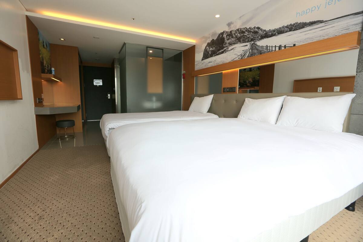 In-room safe, desk, laptop workspace, soundproofing