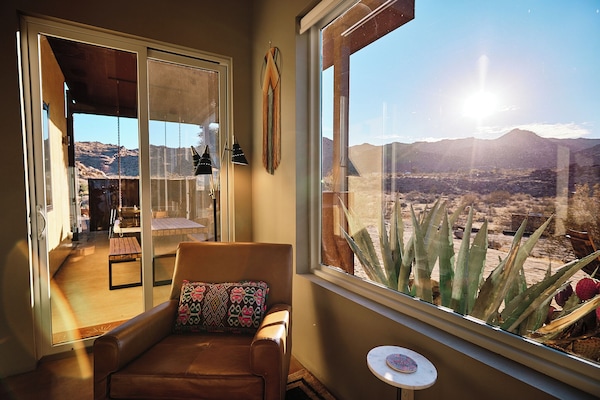 奢華獨棟房屋, 山景, 山間 | 起居區 | 平面電視