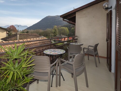 Beautiful  villa for 4 people with WIFI, TV, balcony and pets allowed