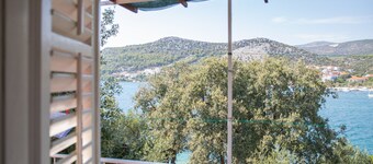 Perfect Beachfront Getaway Ideal for Families