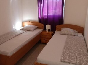 公寓 (One Bedroom Apartment) | 2 間睡房、隔音、嬰兒床 (收費)、免費 Wi-Fi