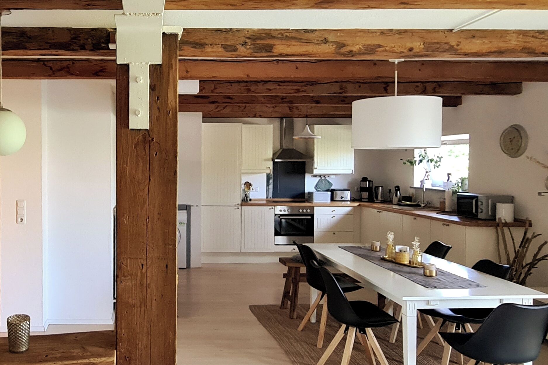 Kjøleskap, mikrobølgeovn, ovn og oppvaskmaskin