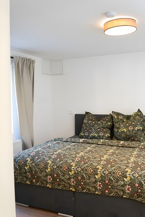 1 bedroom, free WiFi, bed sheets - Apartment 'Ferienwohnung Tromei-Hof' with Wi-Fi (Oberderdingen)