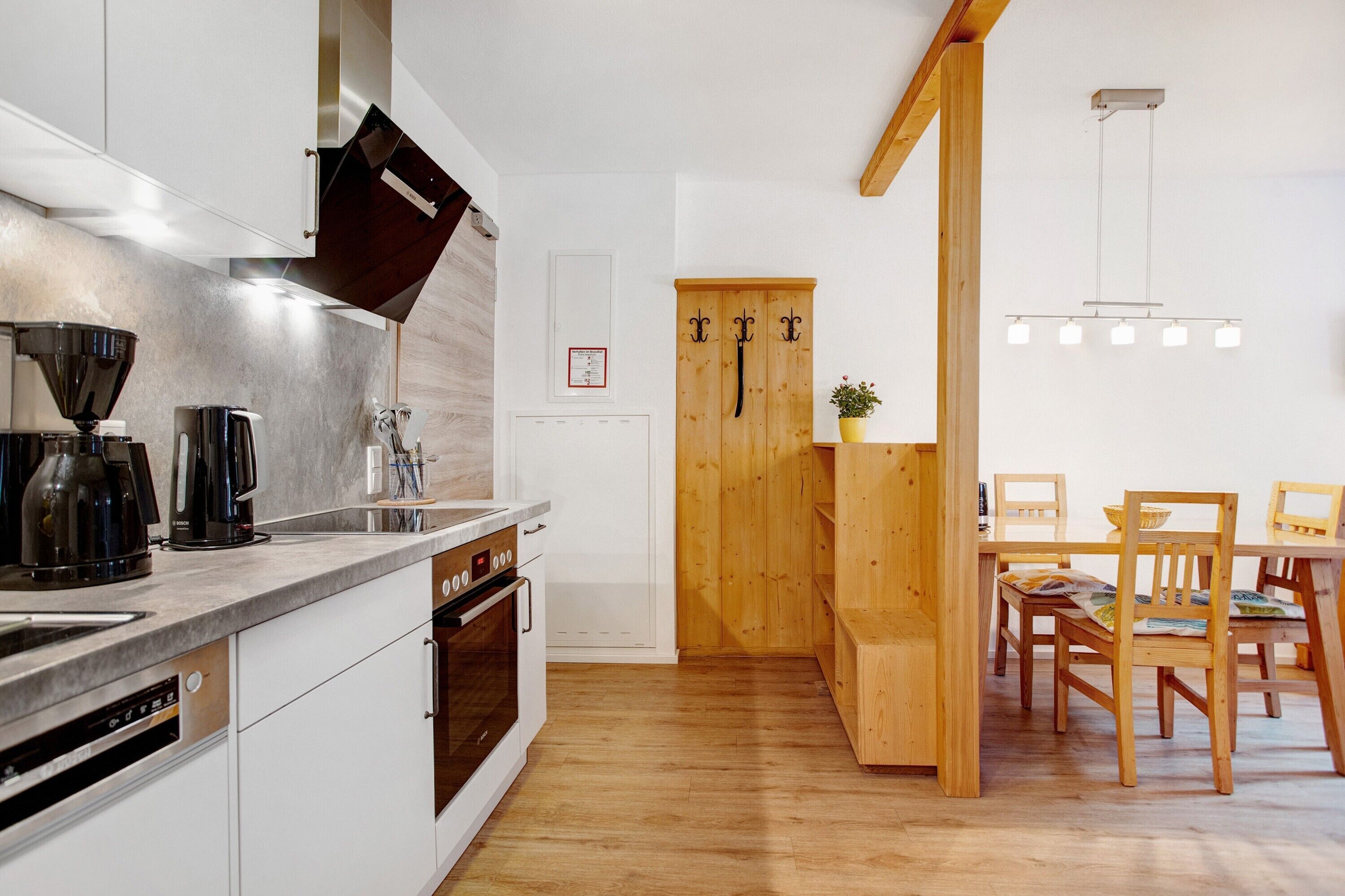 Kühlschrank, Ofen, Herdplatte, Geschirrspüler