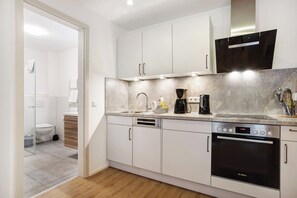 Kühlschrank, Ofen, Herdplatte, Geschirrspüler