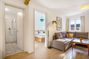 1 bedroom, free WiFi, bed sheets - Apartment 'Appartement 4' with Shared Terrace, Shared Garden and Wi-Fi (Kirchseeon)