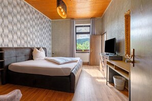 1 bedroom, free WiFi, bed sheets - Room 'Room 1' with Wi-Fi (Prüm)