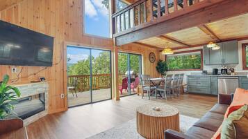 Smart TV, fireplace