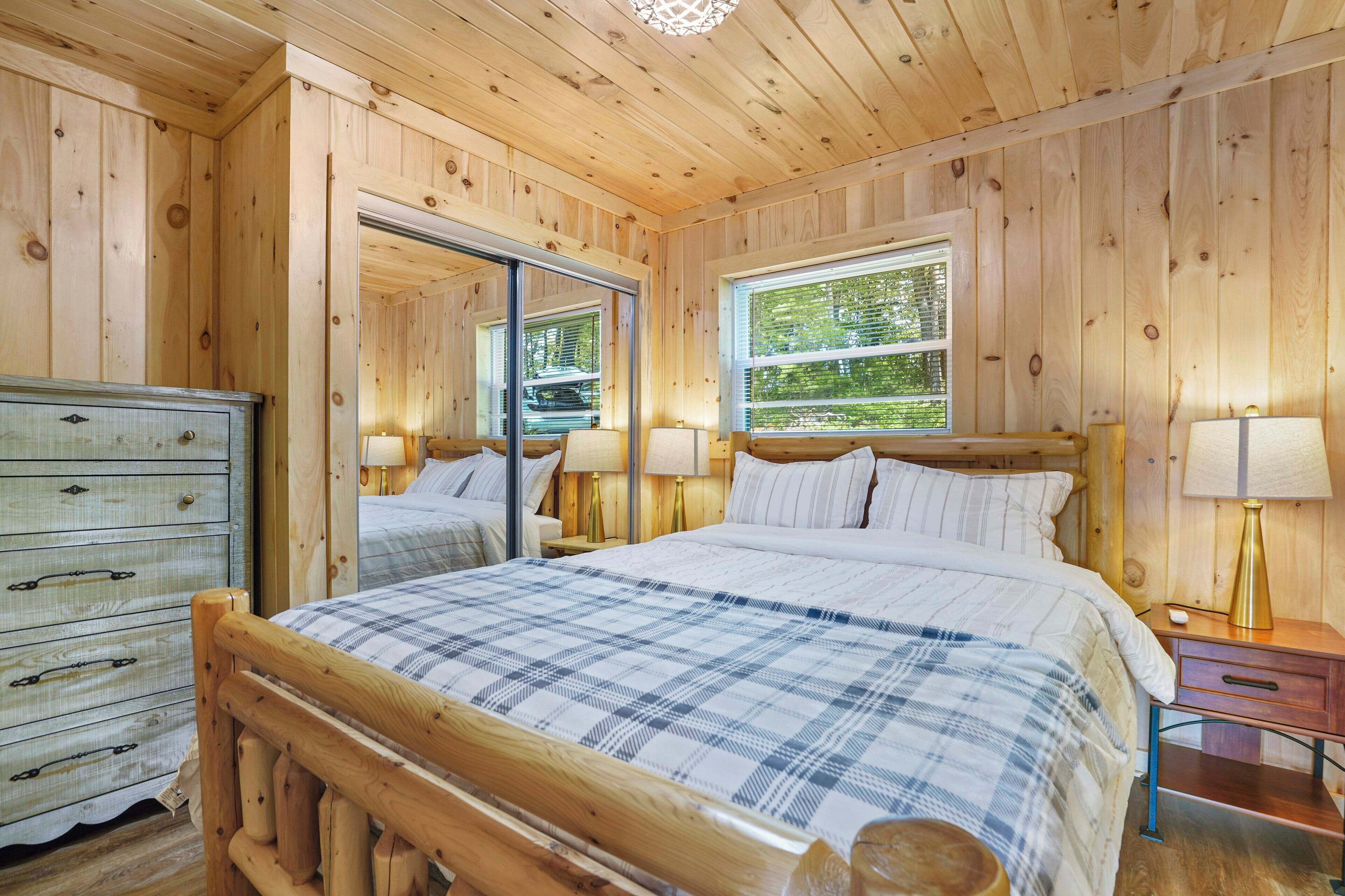 3 habitaciones, tabla de planchar con plancha, wifi y ropa de cama 
