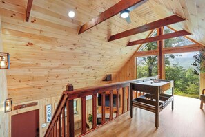 Games room - Stunning A-Frame in Basye - Sauna, Jacuzzi, Sleeps 8, Games, 3 bdr, and 2 bath.  (Broadway)