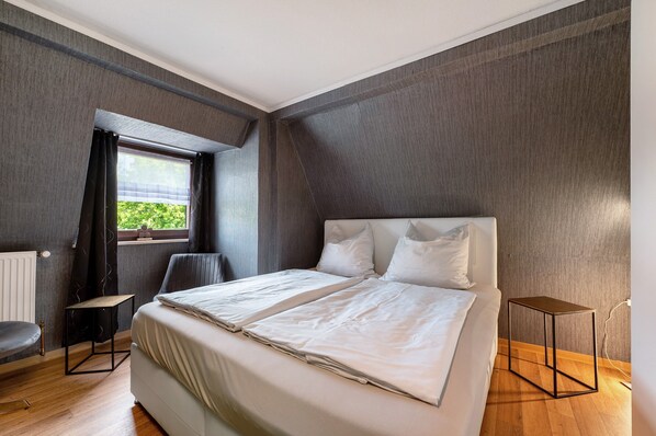 1 bedroom, free WiFi, bed sheets