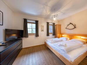 3 bedrooms, WiFi