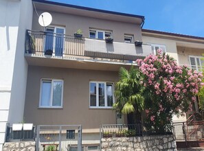 Departamento (Two Bedroom Apartment with Terrace) | Exterior