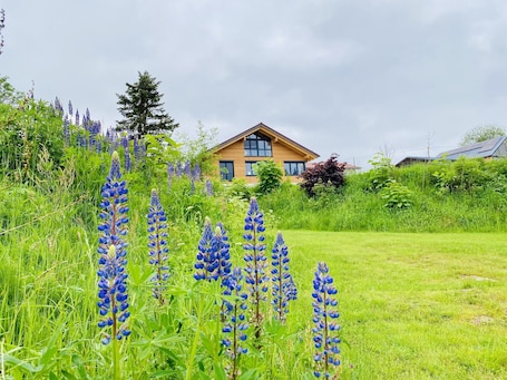Property grounds. Studio Apartment 'Abendsonne' with Mountain View, Private Terrace and Wi-Fi