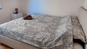 อพาร์ทเมนท์ (One Bedroom Apartment with Balcony) | 1 ห้องนอน, Wi-Fi ฟรี
