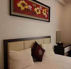 Basic Room | Free WiFi - Hoang Lan Hotel KDT Van Quan - BAYLUXURY (Hanoi)