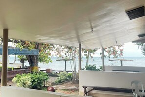 Habitación cuádruple, vista al jardín | Vista desde la habitación
