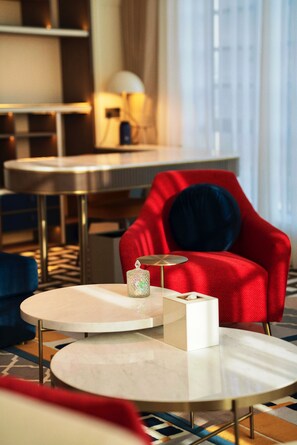 Premier Studio Suite | Blackout curtains, iron/ironing board, free WiFi, bed sheets - The Stage Shanghai (Shanghai)