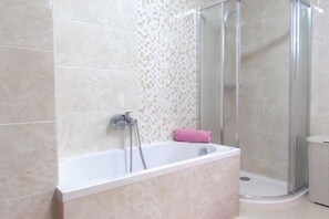 Shower, hair dryer - Villa in Croatia near Blue & Red Lakes (Imotski)