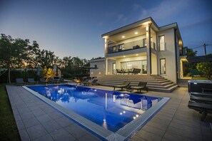 Pool - Villa in Imotski near Blue & Red Lakes (Imotski)