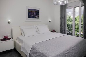 5 bedrooms, iron/ironing board, travel crib, free WiFi - Villa in Imotski near Blue & Red Lakes (Imotski)