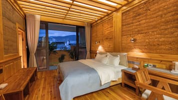 Superior Double Room, Mountain View | Desk, laptop workspace, blackout curtains, soundproofing