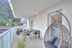 Tempat makan outdoor