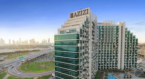 1 bedroom - 1BR Apt Near Downtown Dubai Pool Skyline Views (Dubai)