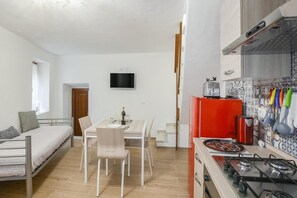 Fridge, oven, stovetop, toaster