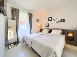 Apartment (One Bedroom Apartment)