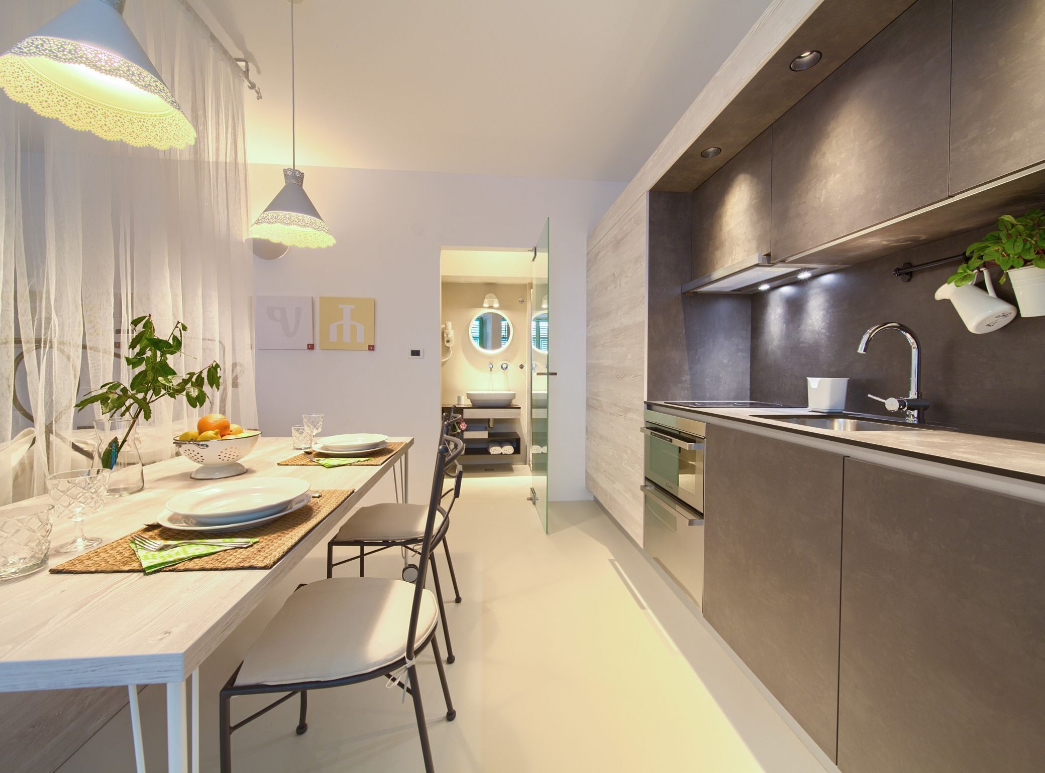Studio (Classic Studio Apartment) | Private kitchen | Fridge