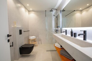 Shower, towels