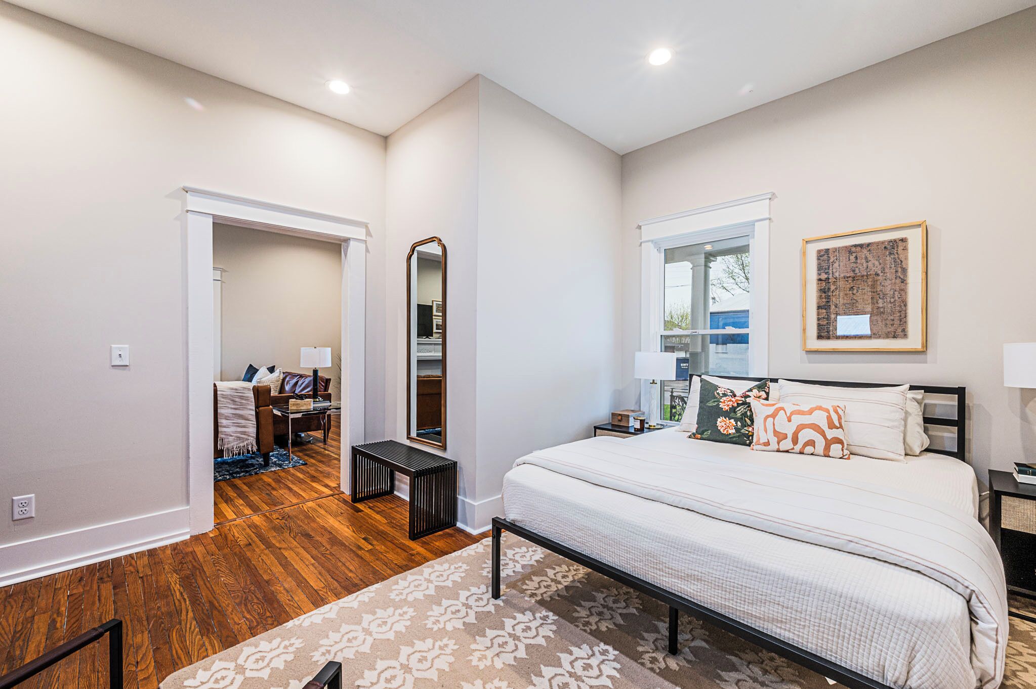 2 bedrooms, iron/ironing board, WiFi