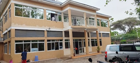 Exterior. Lolac Hotel